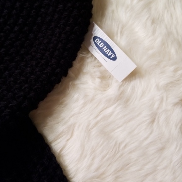 Old Navy Scarf - Picture 3 of 3